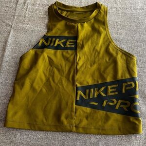 Nike Crop Top